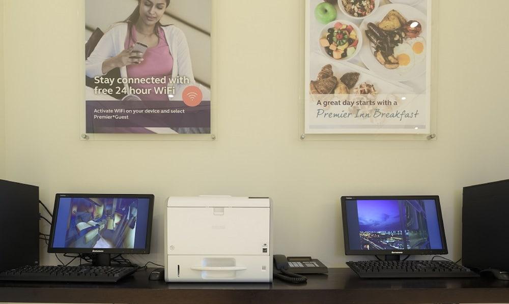 Premier Inn Doha Education City Umm al Qubur Экстерьер фото