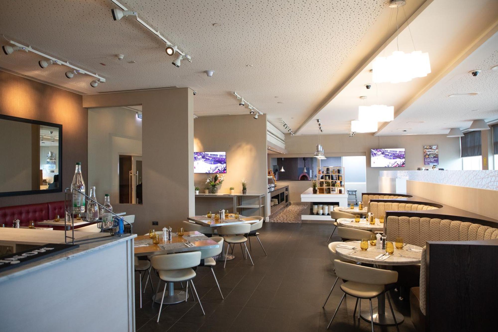 Premier Inn Doha Education City Umm al Qubur Экстерьер фото