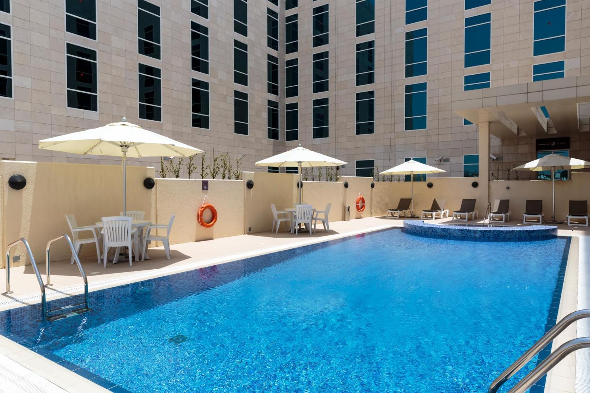 Premier Inn Doha Education City Umm al Qubur Экстерьер фото