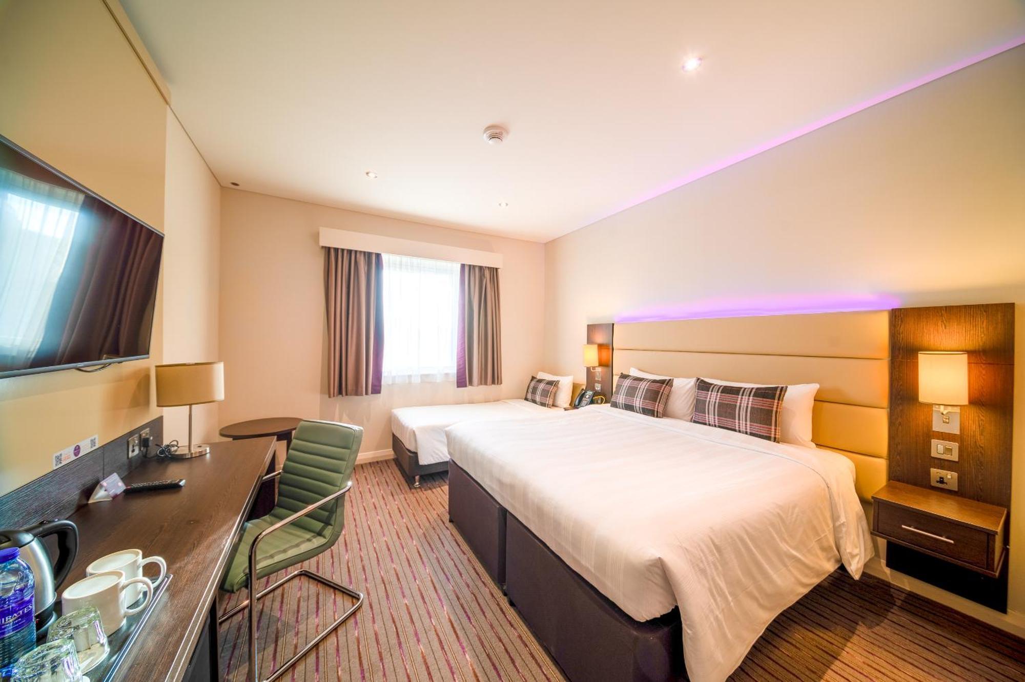 Premier Inn Doha Education City Umm al Qubur Экстерьер фото