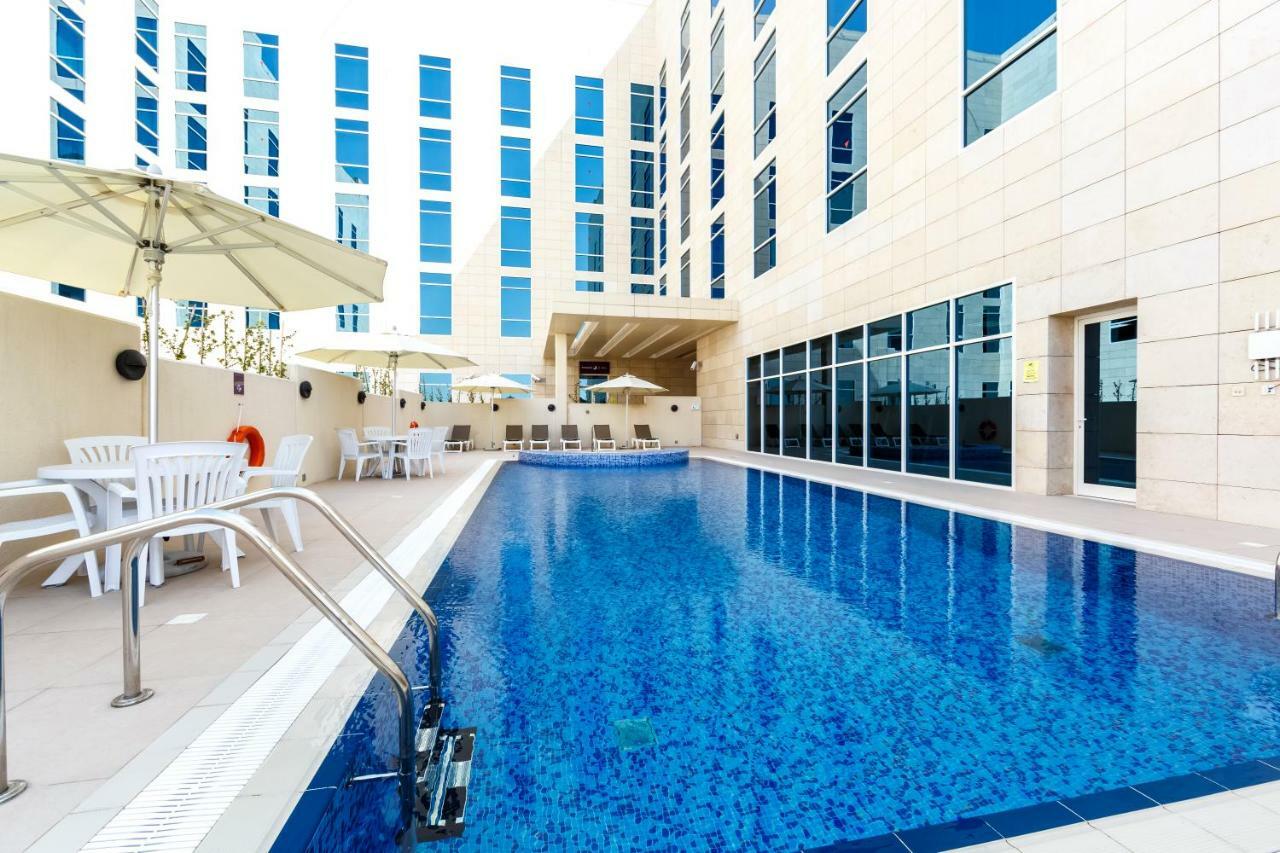 Premier Inn Doha Education City Umm al Qubur Экстерьер фото